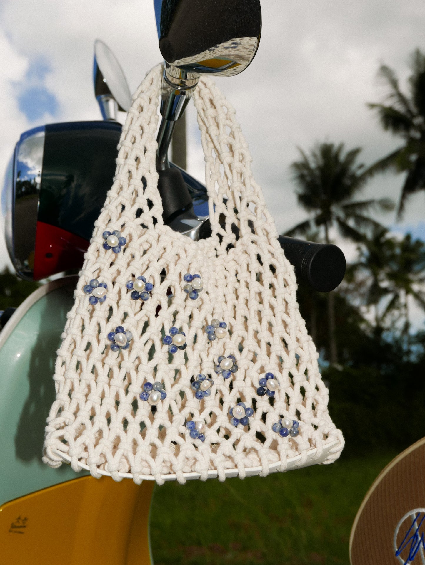 Manileña Mini in N02 White & China Blue